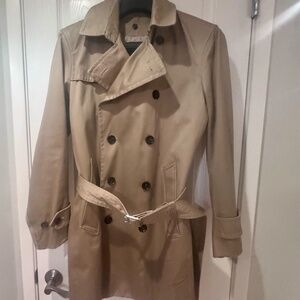 Banana Republic Men's Trench Coat. Classic Tan color.  Only worn once